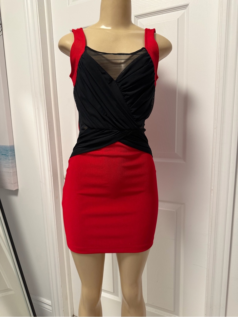 Red and Black Sleeveless Bodycon Dress